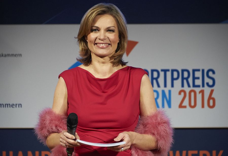 Charmante Moderatorin Susanne Franke