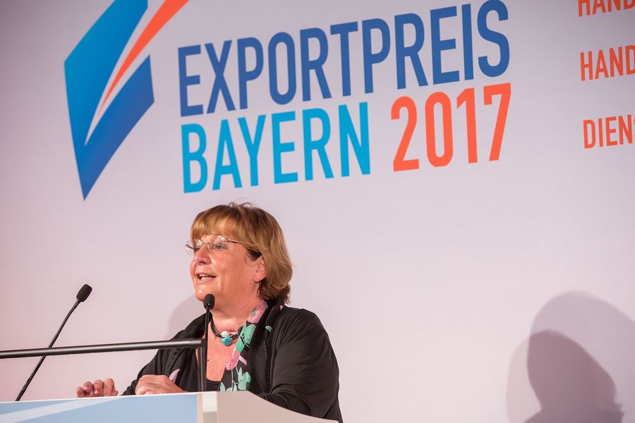 Laudatorin Stephanie Spinner-König